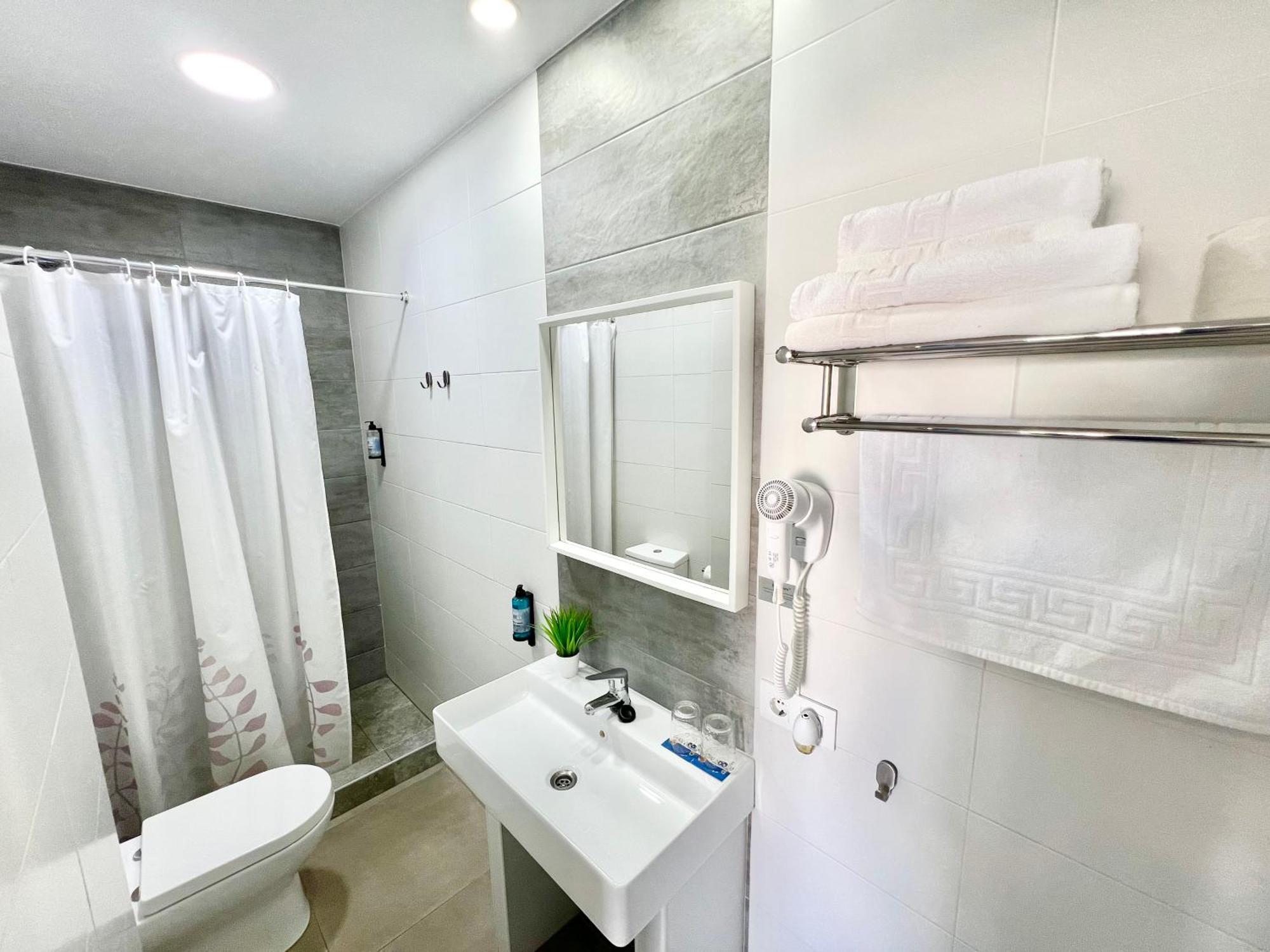 Dori Rooms Hostal Tarifa Exterior photo